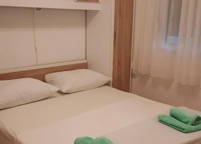 Mihaela * Kaštela